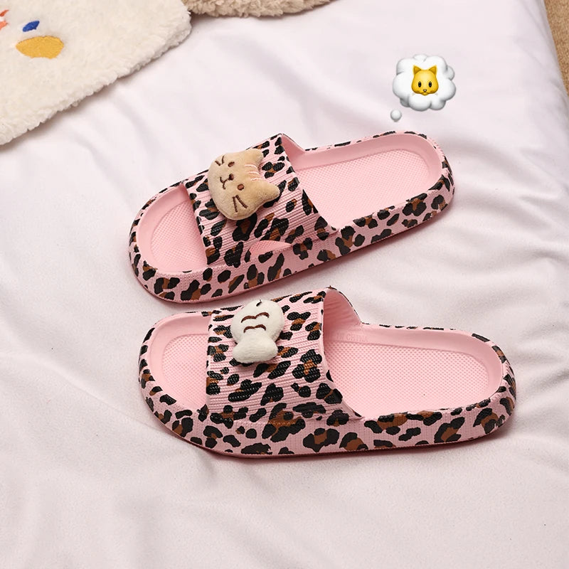 Chinelo Nuvem Oncinha