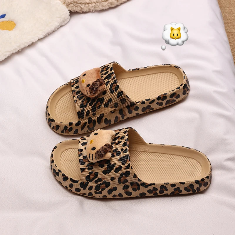 Chinelo Nuvem Oncinha