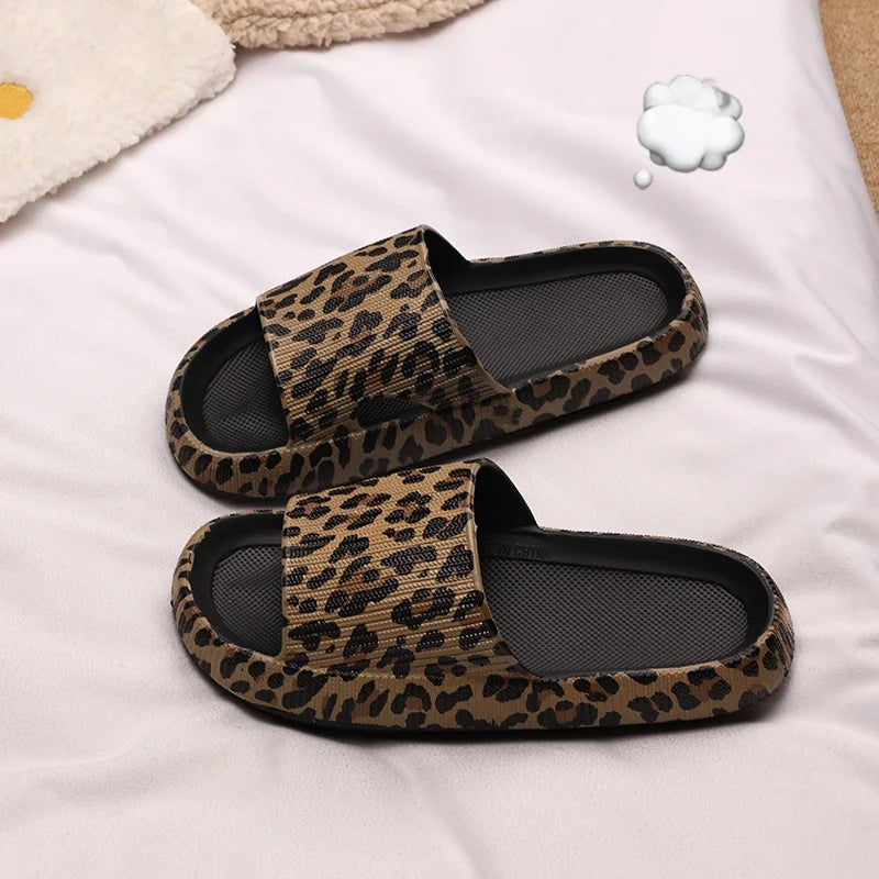 Chinelo Nuvem Oncinha