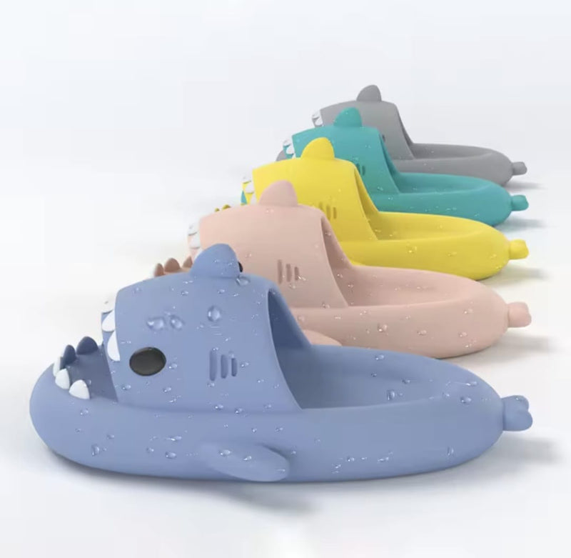 Chinelo Nuvem Tubarão