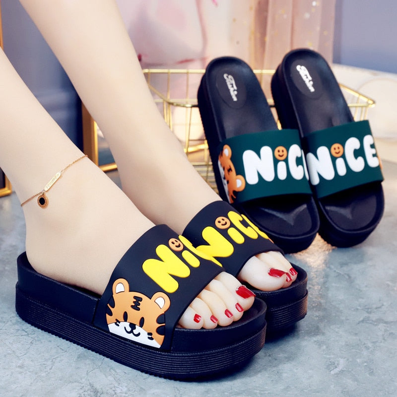 Chinelo Nuvem Cartoon Cut