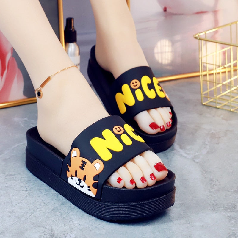 Chinelo Nuvem Cartoon Cut