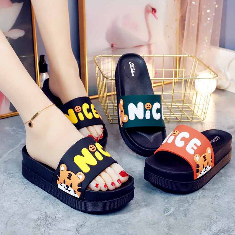 Chinelo Nuvem Cartoon Cut