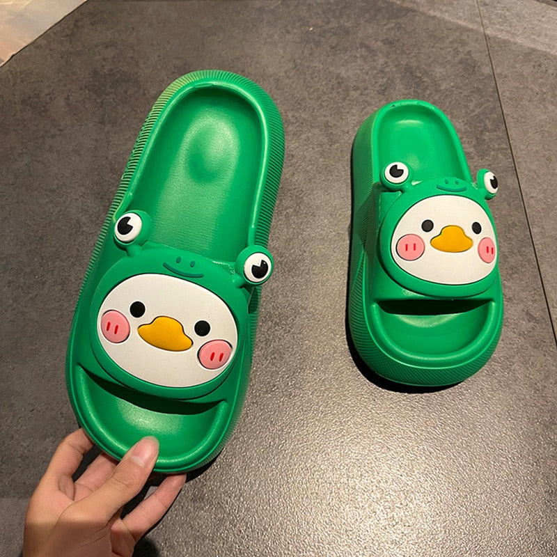 Chinelo Nuvem Cartoon Frog