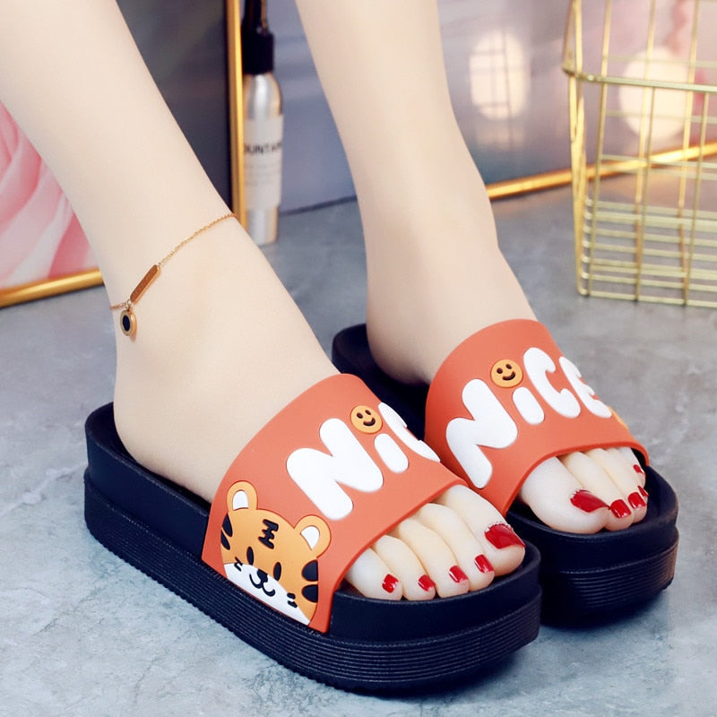 Chinelo Nuvem Cartoon Cut